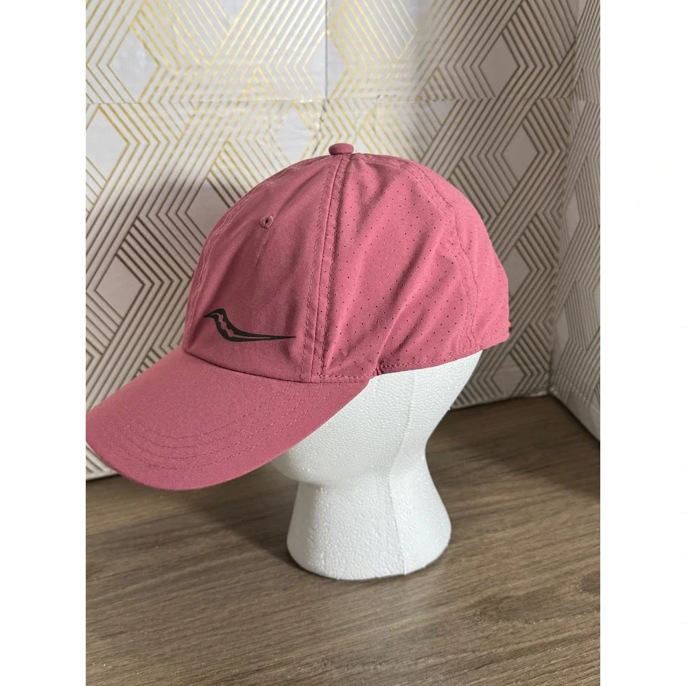 Saucony Outpace Running Hat Pink Perforated Adjustable Performance Cap SAU900037